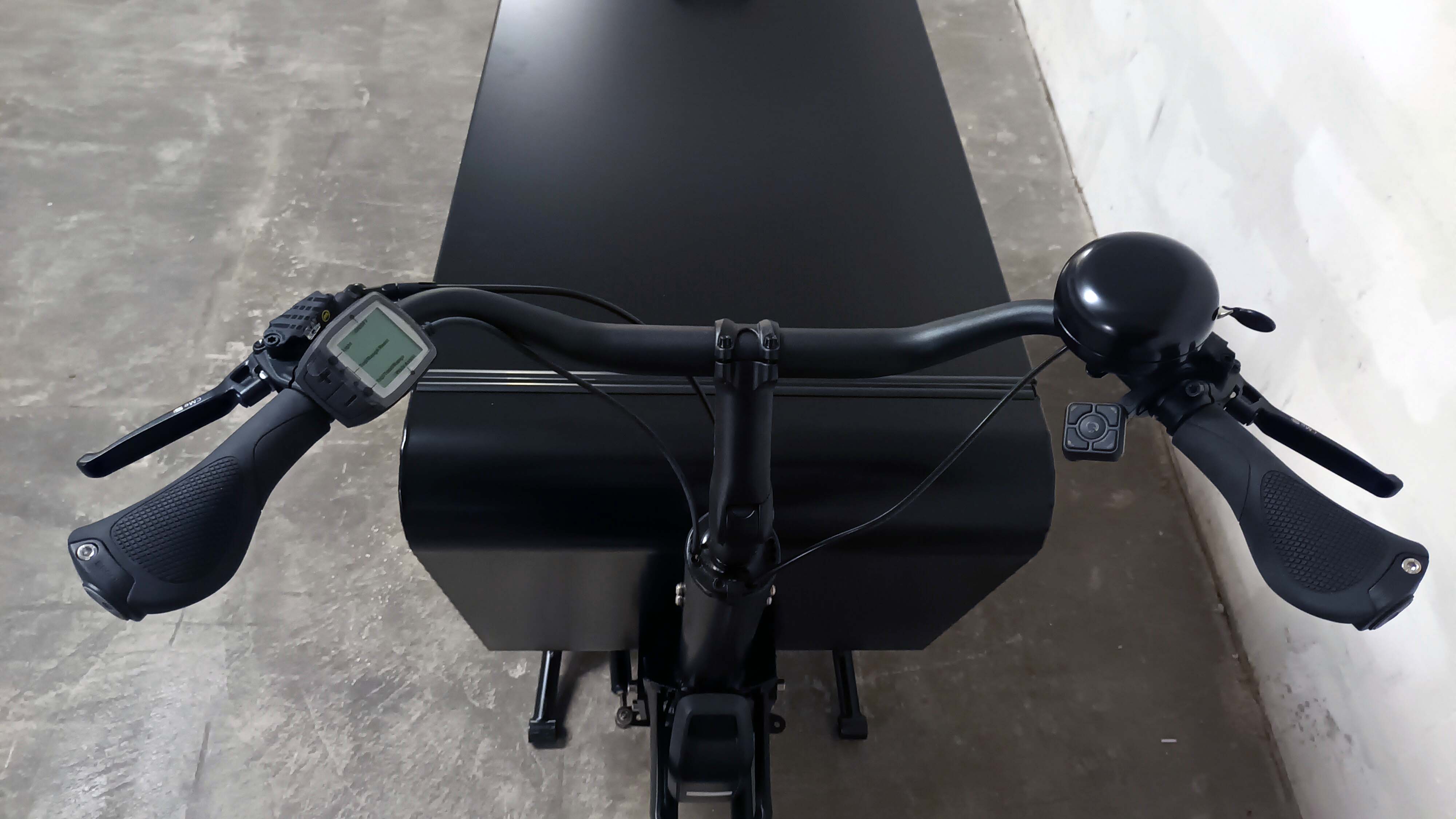 Urban Arrow Flatbed L schwarz | 500WH | E-Lastenrad | 2023 | Enviolo