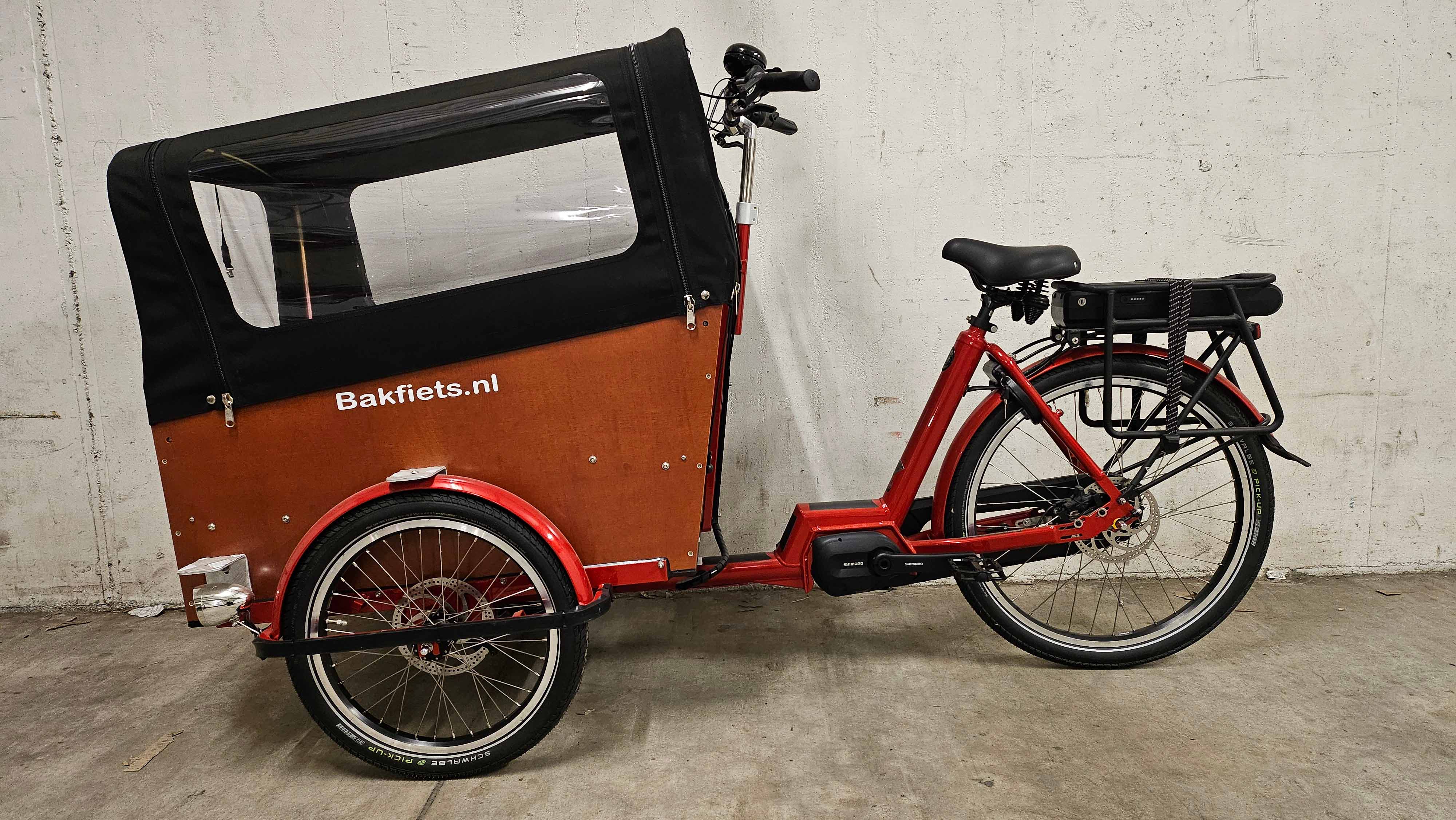 Bakfiets Trike Wide Cruiser Steps rot | 500WH | E-Lastenrad | 2024 | Freilauf-Nabe
